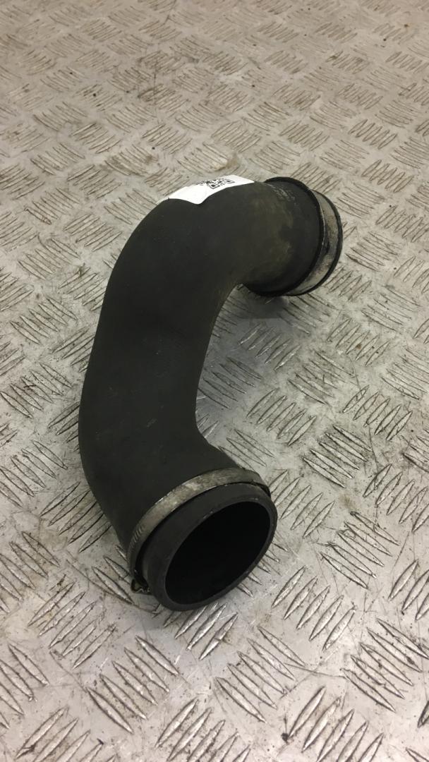 патрубок интеркулера Mercedes-Benz E-Класс W210/S210 (1995 - 1999), 2.7 л., дизель, A2115200501 - фото №1