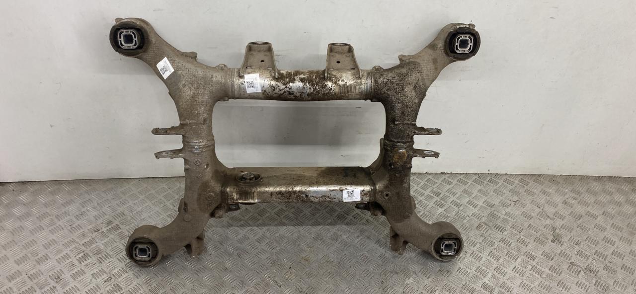 балка подвески задняя BMW 6 серия F06/F12/F13 F13 2014, 4.0 л., дизель, АКПП, alpinweiß uni (300), купе, задний привод, правый руль, 33316799103, 6793801 - фото №1