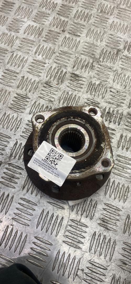 ступица задняя BMW 6 серия F06/F12/F13 F13 2014, 4.0 л., дизель, АКПП, alpinweiß uni (300), купе, задний привод, правый руль, 33006867806 - фото №1