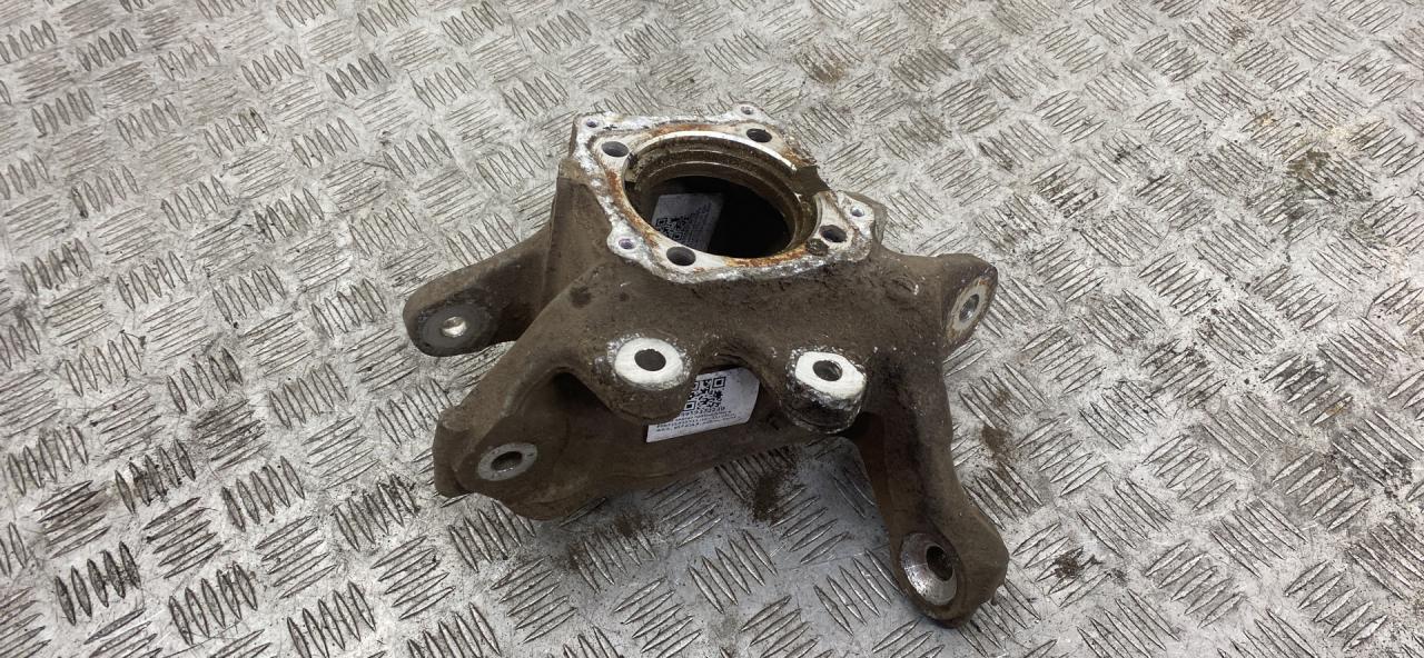 кулак задний правый BMW 6 серия F06/F12/F13 F13 2014, 4.0 л., дизель, АКПП, alpinweiß uni (300), купе, задний привод, правый руль, 33326796146, 6796146 - фото №1