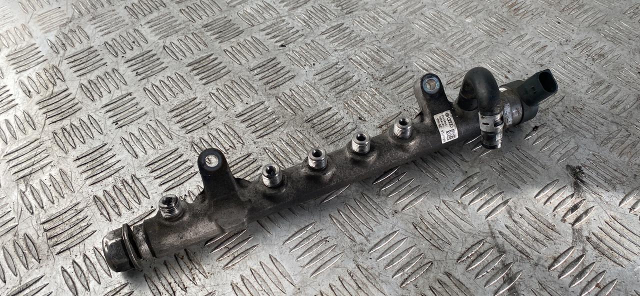 топливная рампа Volkswagen Passat B6 2010, 2.0 л., CBAB, дизель, робот, 03L089C, 0281006003 - фото №1