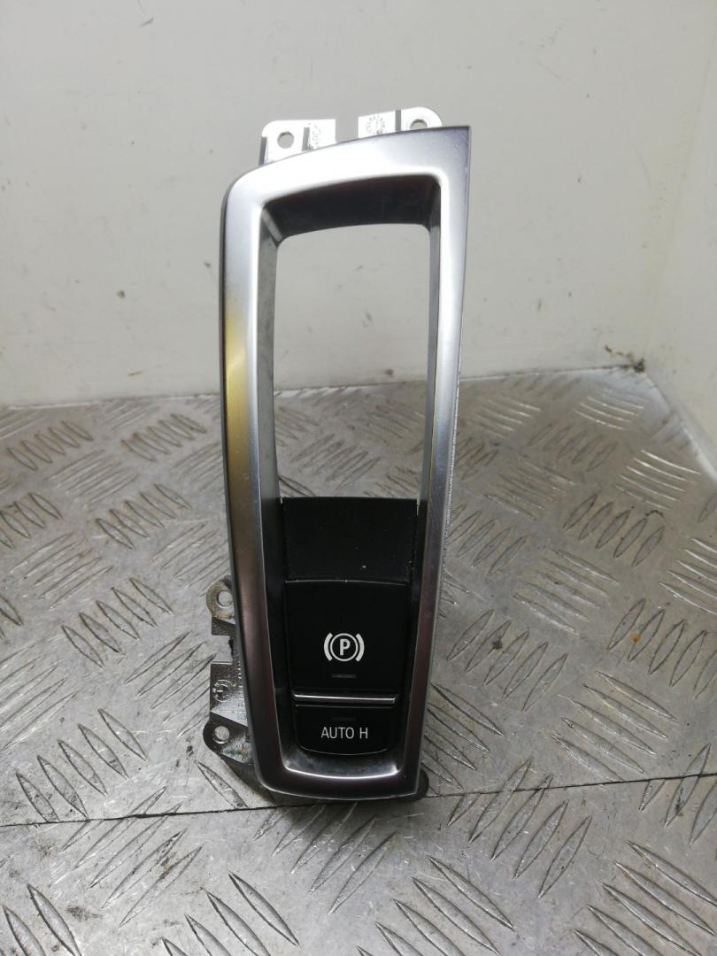 кнопка ручного тормоза (ручника) BMW 6 серия F06/F12/F13 F13 2014, 4.0 л., дизель, АКПП, alpinweiß uni (300), купе, задний привод, правый руль, 61319217594, 9217594 - фото №1