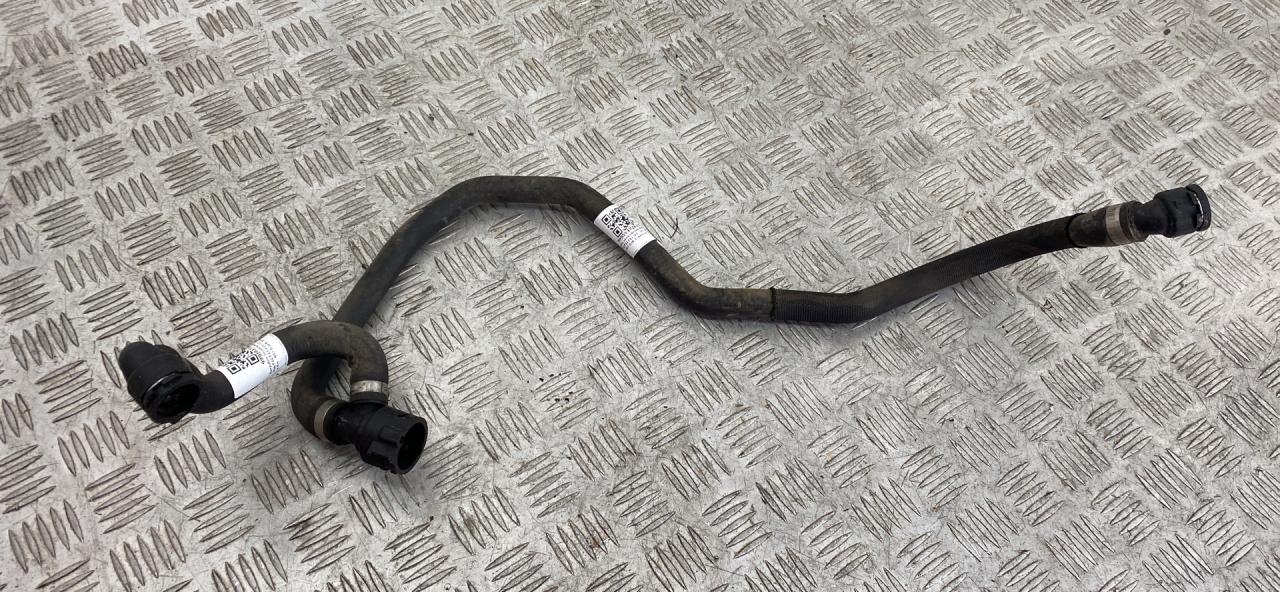 патрубок радиатора BMW 6 серия F06/F12/F13 F13 2014, 4.0 л., дизель, АКПП, alpinweiß uni (300), купе, задний привод, правый руль, 17128512418, 8512418 - фото №1