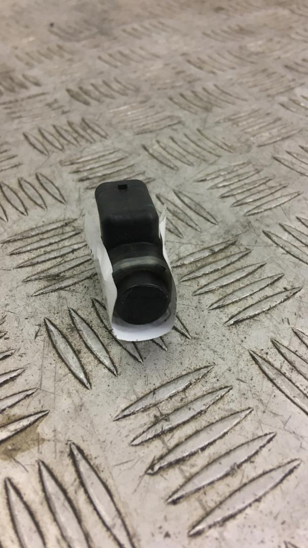 парктроник передний BMW 5 серия F07/F10/F11 2011, 3.0 л., N57 D30 A, дизель, АКПП, black sapphire metallic (475), хетчбэк 5 дв., задний привод, правый руль, 66209233029, 9173108 - фото №1