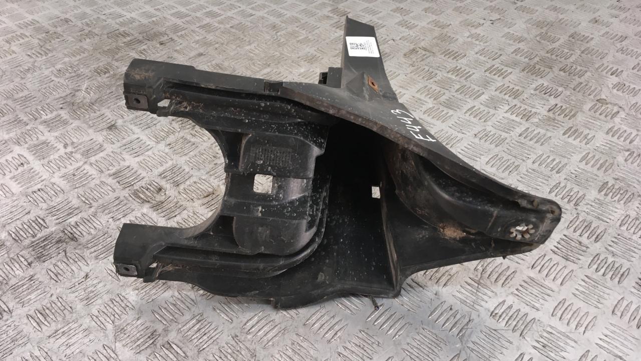 крепление фары правой BMW X5 E70 2008, 3.5 л., M57D30 (306D5), дизель, АКПП, spacegrau metallic (a52), внедорожник 5 дв., полный привод, правый руль, 51657157984, 7157984 - фото №1