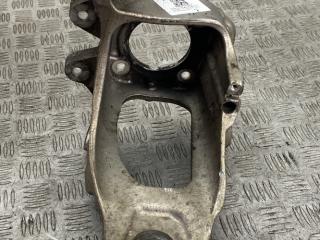 кулак задний правый BMW X5 E70 [рестайлинг] E70 2013, 3.0 л., N55 B30 A, бензин, vermilionrot metallic (a82), внедорожник 5 дв., полный привод, 33326879102, 6879102