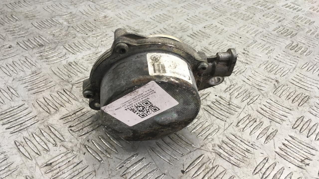 насос вакуумный BMW 3 серия E90/E91/E92/E93 2006, 3.0 л., M57 D30 (306D3), дизель, АКПП - фото №1