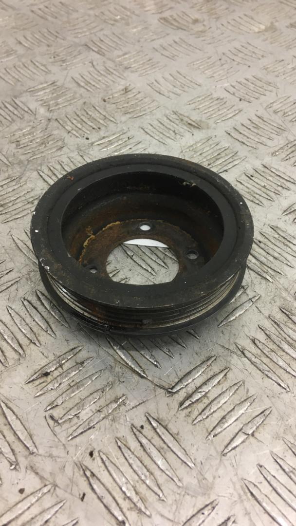 шкив помпы BMW 5 серия E39 1998, 2.5 л., M51 D25 (256T1), дизель, АКПП, 2246129 - фото №1