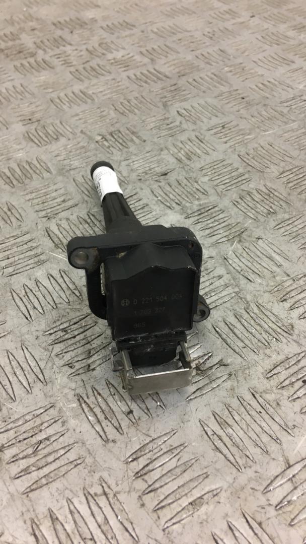 катушка зажигания BMW 3 серия E46 2003, 2.5 л., M54 B25 (256S5), бензин, 1748017 - фото №1