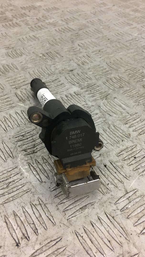 катушка зажигания BMW 3 серия E46 2003, 2.5 л., M54 B25 (256S5), бензин, 1748017 - фото №1