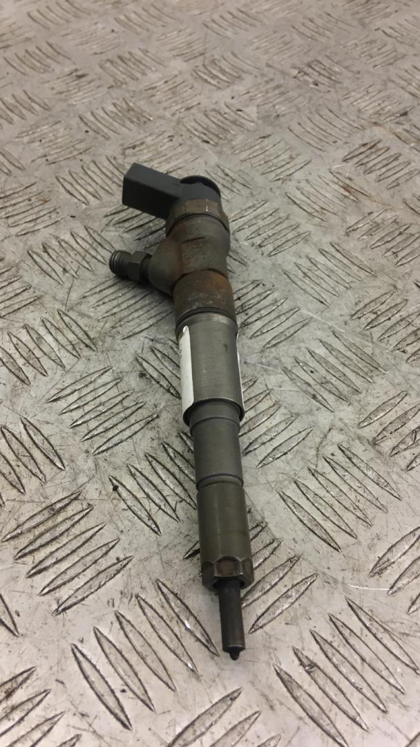 форсунка BMW 1 серия E81/E82/E87/E88 2006, 2.0 л., M47N 204 D4, дизель, 7794435 - фото №1