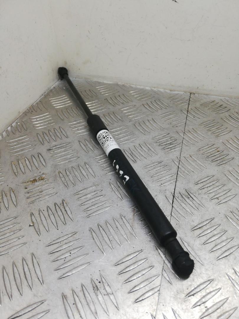 амортизатор капота BMW 3 серия E90/E91/E92/E93 E91 2006, 3.0 л., M57 D30 (306D3), дизель, АКПП, sparkling graphite (a22), универсал, задний привод, правый руль, 51237060550 - фото №1