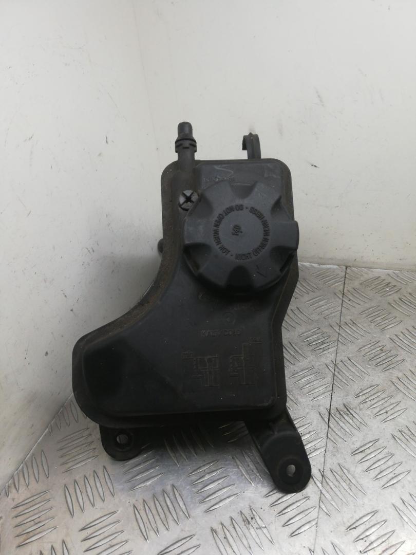 бачок расширительный BMW 3 серия E90/E91/E92/E93 E91 2006, 3.0 л., M57 D30 (306D3), дизель, АКПП, sparkling graphite (a22), универсал, задний привод, правый руль, 17137800291, 7800291 - фото №1