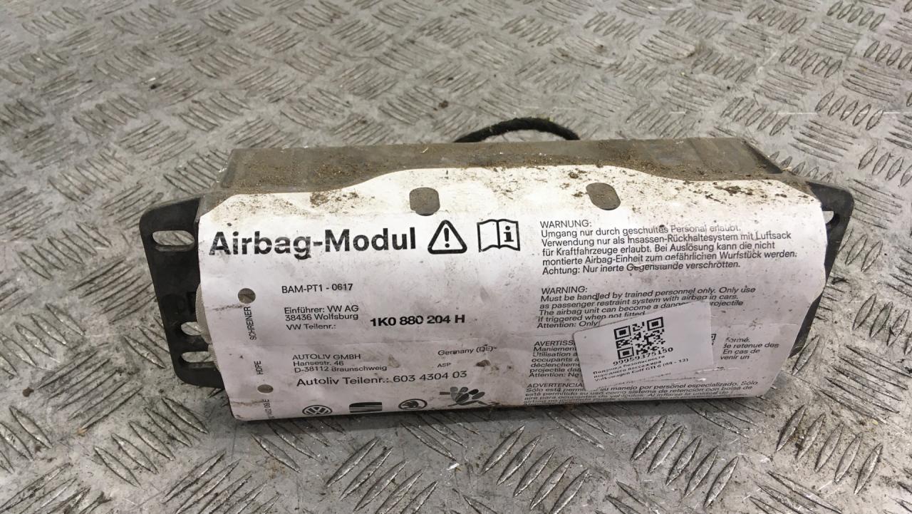 подушка безопасности пассажира Volkswagen Golf GTI 6 поколение 2011, 2.0 л., бензин, АКПП, синий, хетчбэк 3 дв., передний привод, 1K0880204H - фото №1