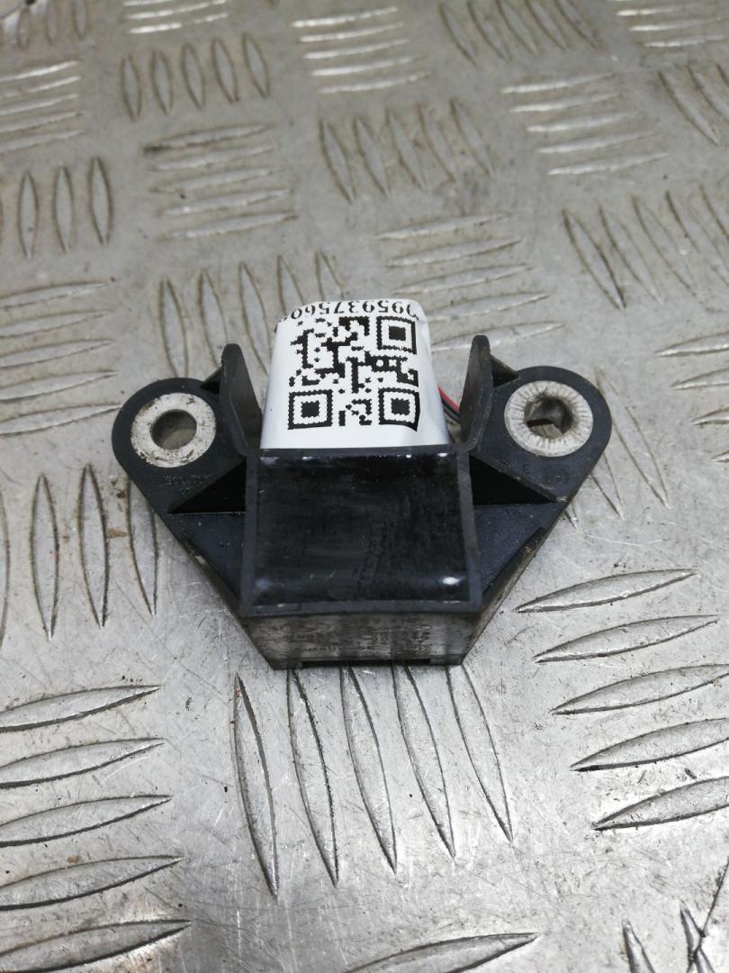 датчик удара BMW 5 серия F07/F10/F11 F10 2012, 3.0 л., N55 B30 A, бензин, АКПП, havanna (a17), седан, полный привод, 65779159310, 9159310 - фото №1