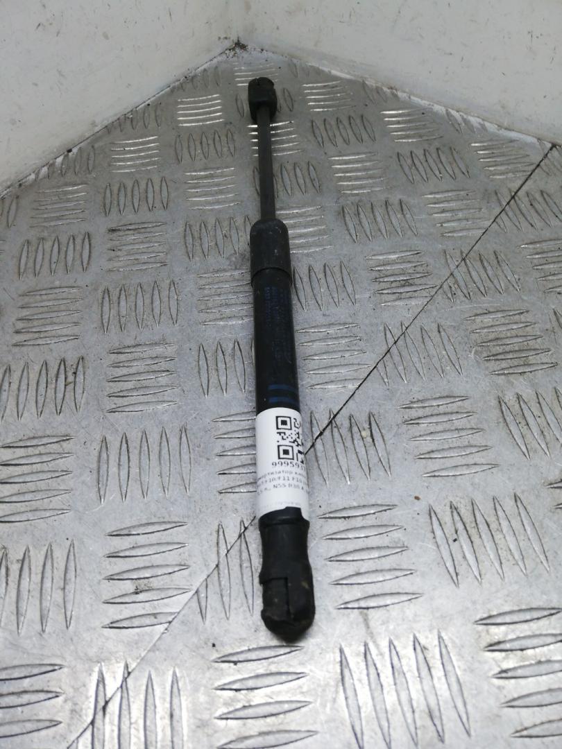 амортизатор капота BMW 5 серия F07/F10/F11 F10 2012, 3.5 л., бензин, АКПП, black sapphire metallic (475), седан, полный привод, 51237309119 - фото №1