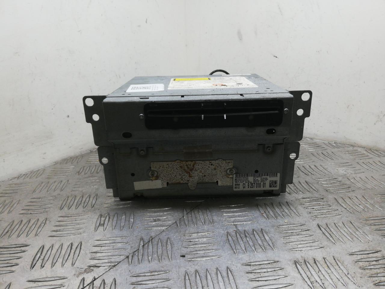 магнитола BMW 5 серия F07/F10/F11 F10 2012, 3.5 л., бензин, АКПП, black sapphire metallic (475), седан, полный привод, 65129257010, 9257010, 9293397, 9289249, 9286443, 9282086, 9274571, 9271924, 9239157, 9237175, 9228916, 9223396, 9217745, 9217521 - фото №1