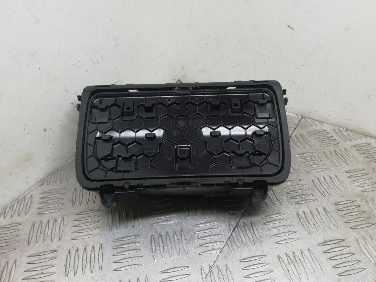 подстаканник BMW 5 серия F07/F10/F11 F10 2012, 3.5 л., бензин, АКПП, black sapphire metallic (475), седан, полный привод, 51169206401, 9206401 - фото №1