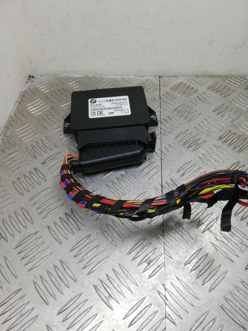 блок управления ручником BMW 5 серия F07/F10/F11 F10 2012, 3.0 л., N55 B30 A, бензин, АКПП, havanna (a17), седан, полный привод, 34436850846, 6850846 - фото №1