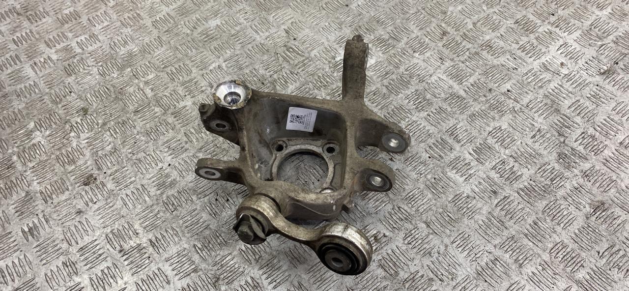 кулак задний правый BMW 5 серия F07/F10/F11 F10 2012, 3.5 л., бензин, АКПП, black sapphire metallic (475), седан, полный привод, 33326793770 - фото №1