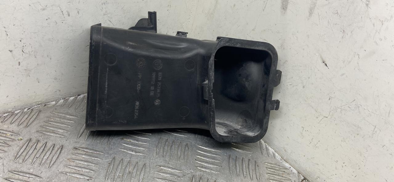 воздухозаборник BMW 5 серия F07/F10/F11 F10 2012, 3.5 л., бензин, АКПП, black sapphire metallic (475), седан, полный привод, 13717577471, 7577471 - фото №1