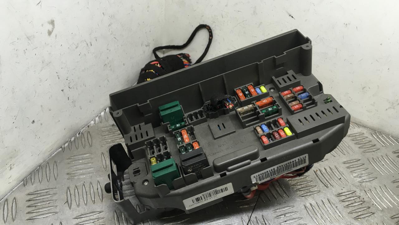 блок предохранителей BMW X5 E70 2010, 3.0 л., N52 B30 AF, бензин, АКПП, белый alpinweiß uni (300), внедорожник 5 дв., полный привод, 6931690, 61149145115 - фото №1