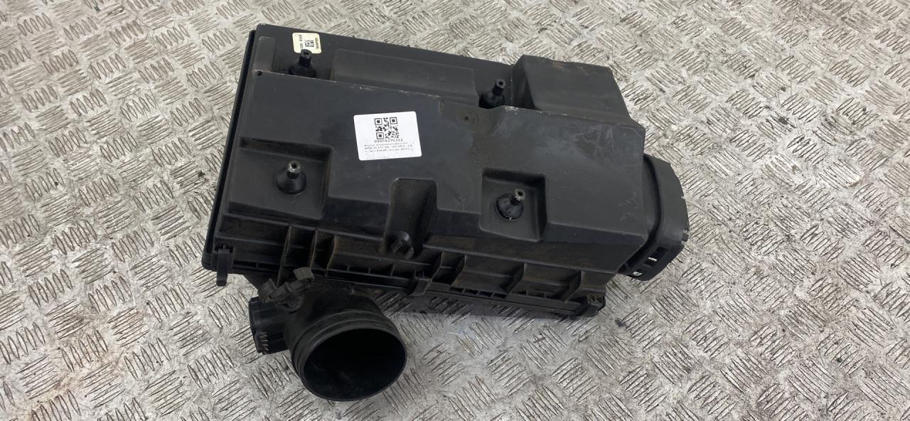 корпус воздушного фильтра BMW X5 E70 2010, 3.0 л., N52 B30 AF, бензин, АКПП, белый alpinweiß uni (300), внедорожник 5 дв., полный привод, 13717548885 - фото №1