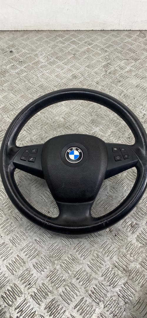 руль BMW X5 E70 2010, 3.0 л., N52 B30 AF, бензин, АКПП, белый alpinweiß uni (300), внедорожник 5 дв., полный привод, 32306780542 - фото №1