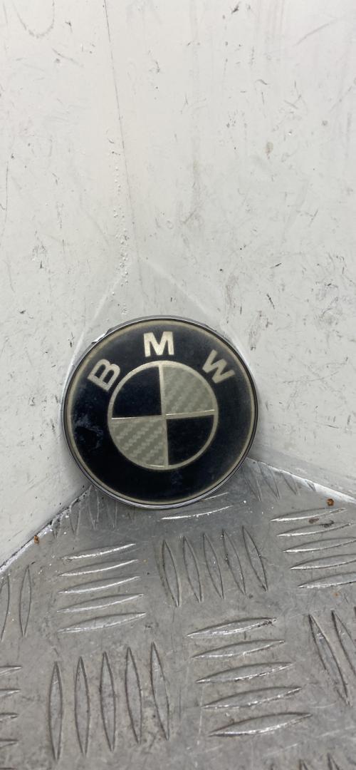 эмблема BMW 5 серия E60/E61 E60 2007, 3.0 л., M57 D30 (306D4), дизель, АКПП, titansilber metallic (354), седан, задний привод, правый руль, 8132375, 51148132375 - фото №1