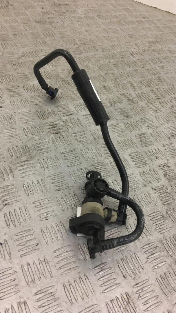 клапан вентиляции топливного бака BMW 5 серия F07/F10/F11 F10 2012, 3.5 л., бензин, АКПП, black sapphire metallic (475), седан, полный привод, 7636158, 13907636157 - фото №1