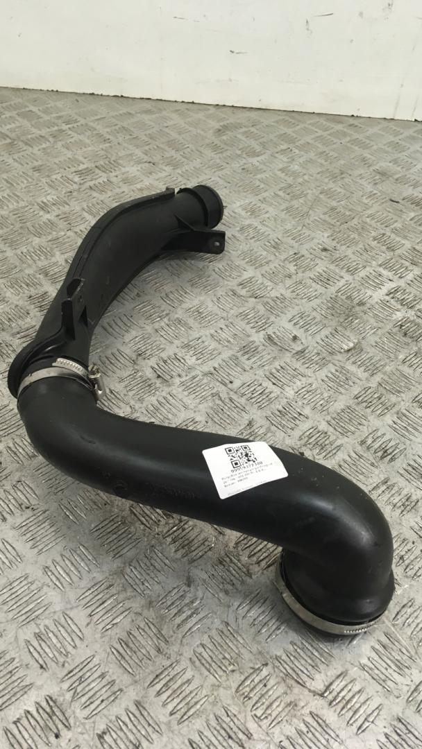 патрубок интеркулера Peugeot 207 1 поколение 2007, 1.6 л., бензин, МКПП, купе, 956202480 - фото №1