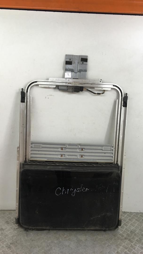 люк Chrysler Pacifica 1 поколение 2005, минивэн, 9606869482 - фото №1