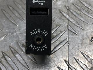 разъем AUX / USB BMW X5 E70 [рестайлинг] 2012, 3.0 л., N57 D30 A, дизель, АКПП, black sapphire metallic (475), внедорожник 5 дв., 9237653, 84109237653