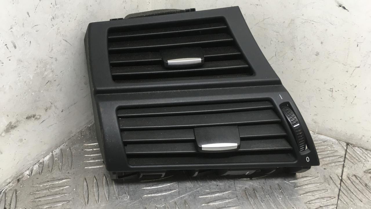 дефлектор обдува салона BMW X5 E70 2009, 3.5 л., M57D30 (306D5), дизель, АКПП, titansilber metallic (354), внедорожник 5 дв., полный привод, правый руль, 64227161803, 7161803 - фото №1