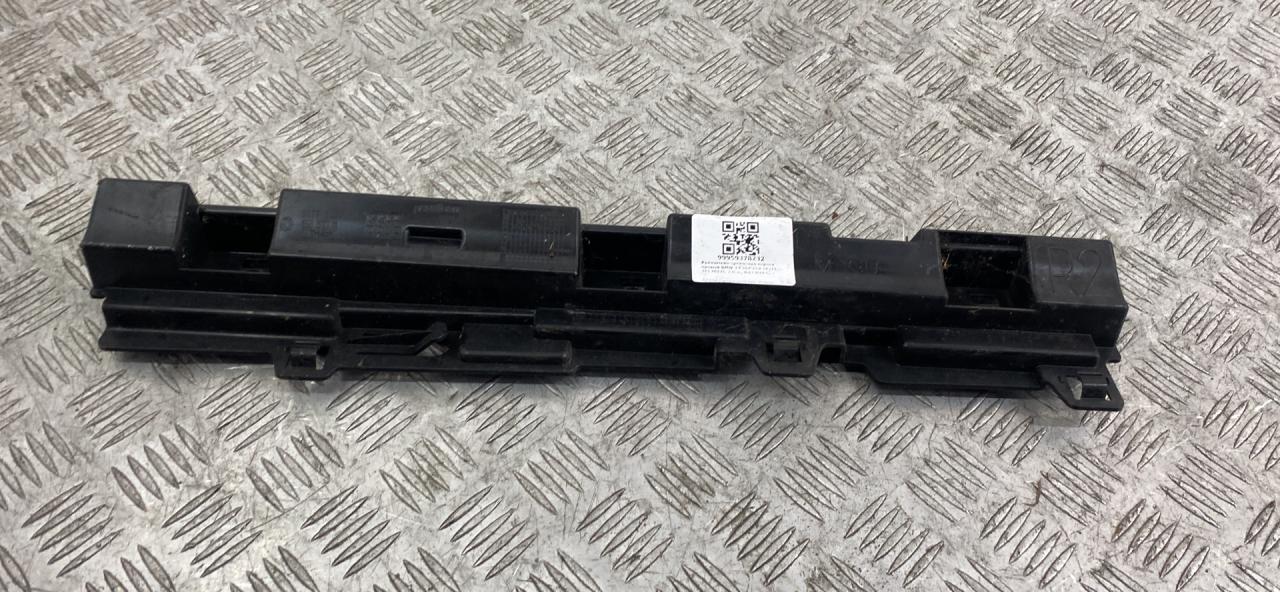 Кронштейн крепления порога BMW 3 серия F30/F31/F34 2014, 2.0 л., N47 D20 C, дизель, МКПП, седан, задний привод, правый руль, 51777256916, 7256916 - фото №1