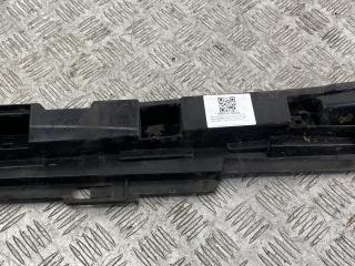 Кронштейн крепления порога BMW 3 серия F30/F31/F34 2014, 2.0 л., N47 D20 C, дизель, МКПП, седан, задний привод, правый руль, 51777256919, 7256919