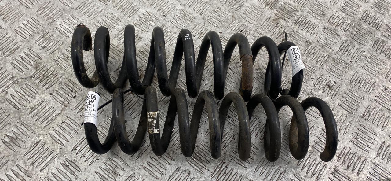 пружина задняя BMW 3 серия F30/F31/F34 2014, 2.0 л., N47 D20 C, дизель, МКПП, седан, задний привод, правый руль, 33536851929 - фото №1