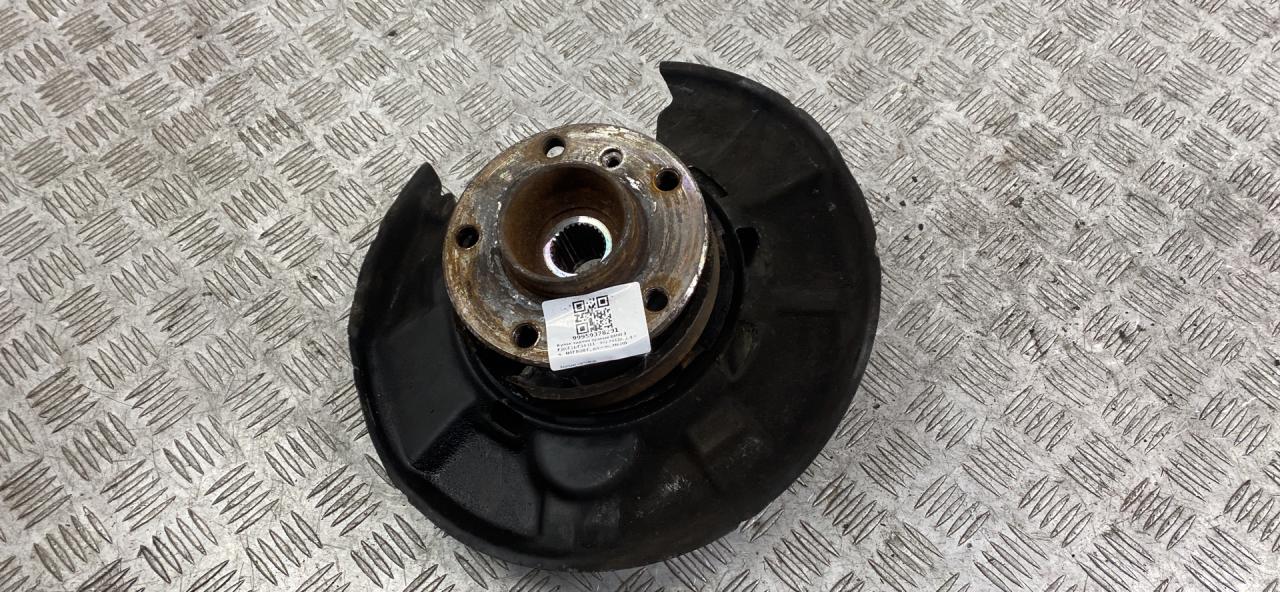 кулак задний правый BMW 3 серия F30/F31/F34 2014, 2.0 л., N47 D20 C, дизель, МКПП, седан, задний привод, правый руль, 33326792522 - фото №1