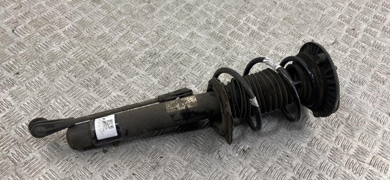 амортизатор передний правый BMW 3 серия F30/F31/F34 2014, 2.0 л., N47 D20 C, дизель, МКПП, седан, задний привод, правый руль, 6791579, 31316791579 - фото №1