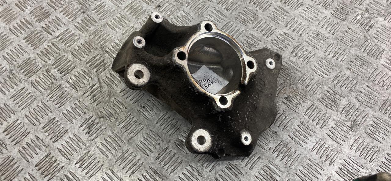 кулак поворотный правый BMW 3 серия F30/F31/F34 2014, 2.0 л., N47 D20 C, дизель, МКПП, седан, задний привод, правый руль, 31216792288 - фото №1