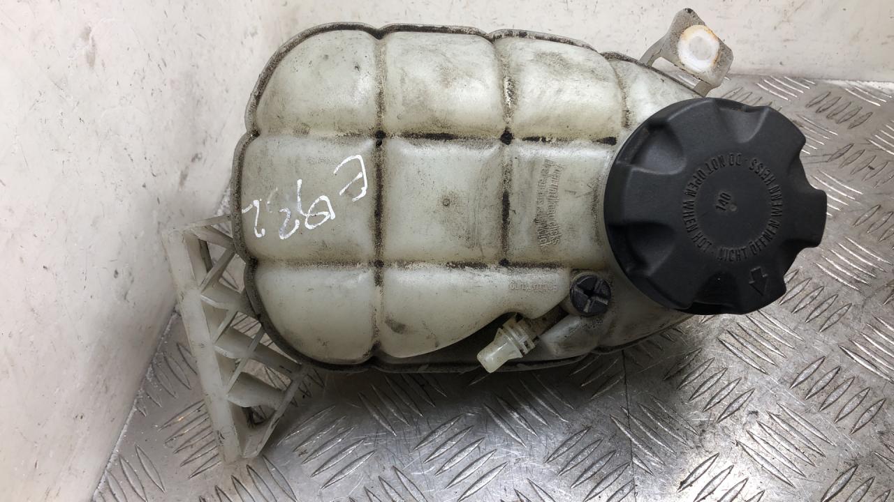 бачок расширительный BMW 3 серия F30/F31/F34 2014, 2.0 л., N47 D20 C, дизель, МКПП, седан, задний привод, правый руль, 17137609468, 17137642160, 7609468, 7642160 - фото №1