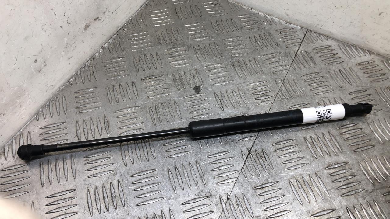 амортизатор капота BMW 3 серия E90/E91/E92/E93 E90 2007, 3.0 л., N52 B30, бензин, АКПП, седан, задний привод, правый руль, 7060550, 51237060550 - фото №1