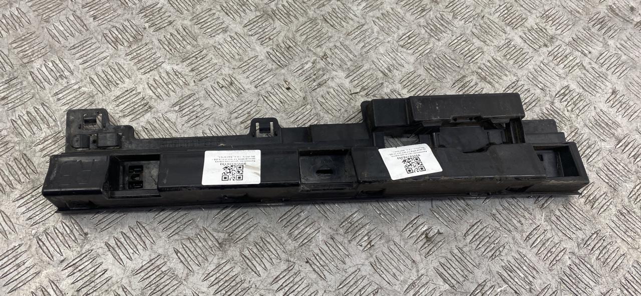 Кронштейн крепления порога BMW 3 серия F30/F31/F34 2014, 2.0 л., N47 D20 C, дизель, МКПП, седан, задний привод, правый руль, 51777256918, 7256918 - фото №1