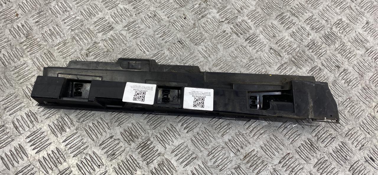 Кронштейн крепления порога BMW 3 серия F30/F31/F34 2014, 2.0 л., N47 D20 C, дизель, МКПП, седан, задний привод, правый руль, 51777256920, 7256920 - фото №1