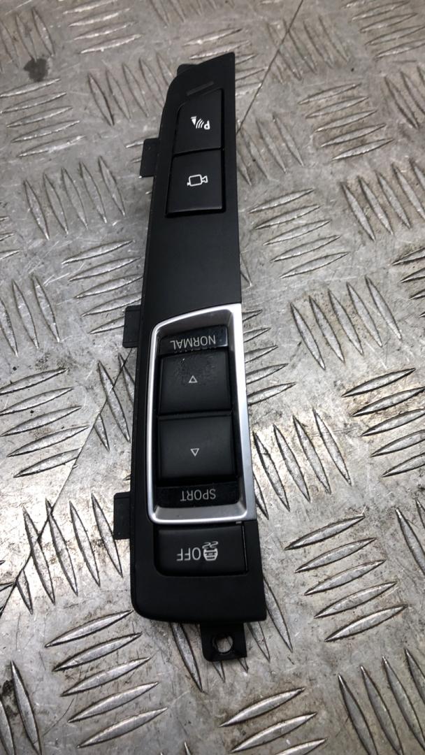 кнопка (выключатель) BMW 5 серия F07/F10/F11 F10 2011, 2.0 л., N47 D20 C, дизель, АКПП, a90 (sophitgrau), седан, задний привод, правый руль, 61319202943, 9202943 - фото №1