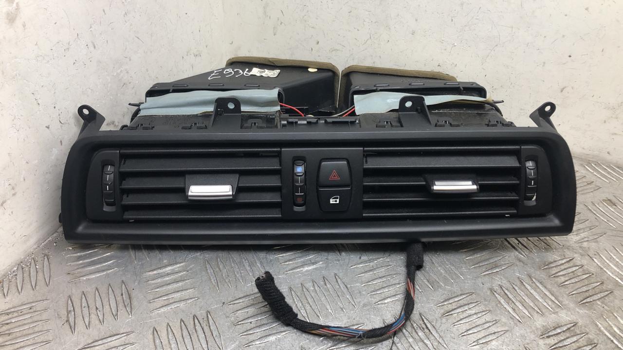 дефлектор обдува салона BMW 5 серия F07/F10/F11 F10 2011, 2.0 л., N47 D20 C, дизель, АКПП, a90 (sophitgrau), седан, задний привод, правый руль, 64229192897, 9192897 - фото №1