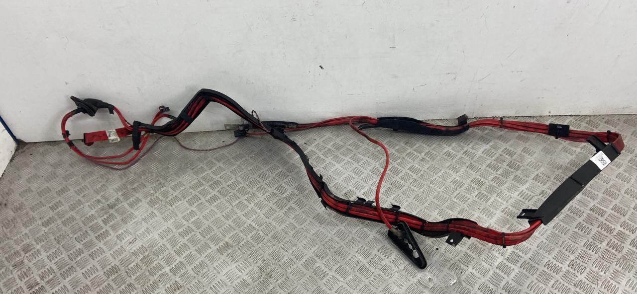 плюсовой провод аккумулятора BMW 5 серия F07/F10/F11 F10 2011, 2.0 л., N47 D20 C, дизель, АКПП, a90 (sophitgrau), седан, задний привод, правый руль, 61129348286 - фото №1