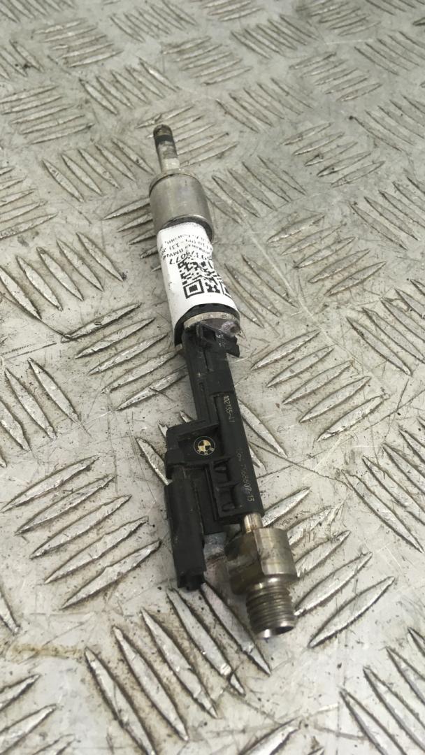 форсунка BMW 5 серия F07/F10/F11 F10 2012, 3.0 л., N55 B30 A, бензин, АКПП, havanna (a17), седан, полный привод, 7568607, 026150006, 13537568607 - фото №1