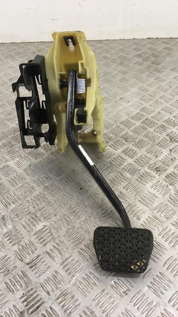 педаль тормоза BMW X6 M E71/E72 2010, 4.4 л., S63 B44 A, бензин, АКПП, carbonschwarz metallic (416), внедорожник 5 дв., полный привод, 35006791900, 6791900 - фото №1