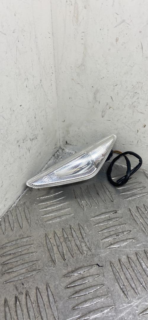 повторитель поворота на крыле BMW X5 E70 2009, 3.5 л., M57D30 (306D5), дизель, АКПП, titansilber metallic (354), внедорожник 5 дв., полный привод, правый руль, 7171008, 63137171008 - фото №1